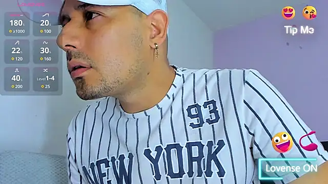 Snapshot of jhonyalzate2 chatting on 12/23/24, 03:50 jhonyalzate2 online show from 12/23/24, 03:50