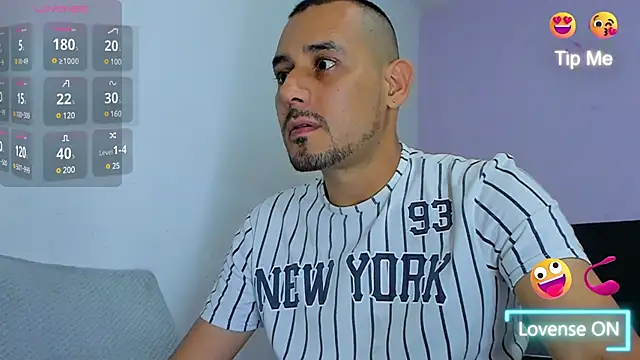 Snapshot of jhonyalzate2 chatting on 01/15/25, 01:12 jhonyalzate2 online show from 01/15/25, 01:12