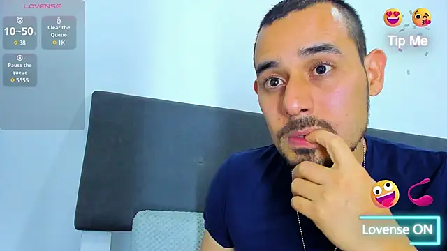 Snapshot of jhonyalzate2 chatting on 03/14/25, 04:43 jhonyalzate2 online show from 03/14/25, 04:43