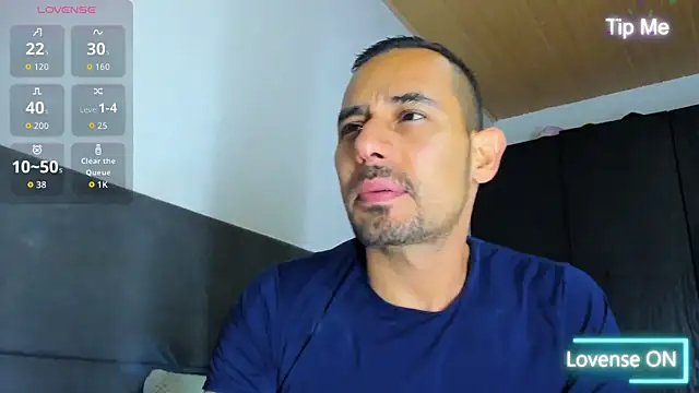 Snapshot of jhonyalzate2 chatting on 10/14/25, 12:11 jhonyalzate2 online show from 10/14/25, 12:11