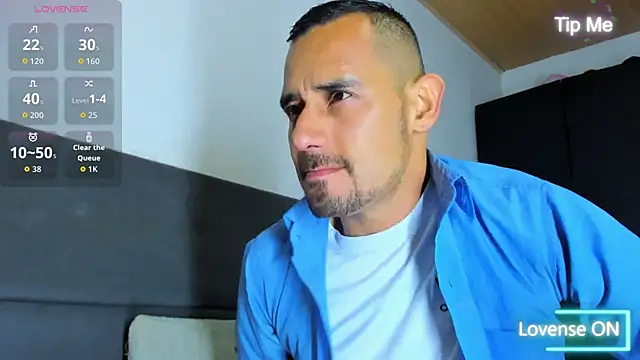 Snapshot of jhonyalzate2 chatting on 10/15/25, 02:44 jhonyalzate2 online show from 10/15/25, 02:44