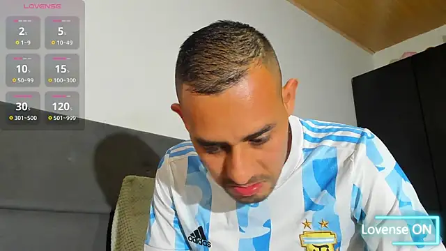 jhonyalzate2 online show from 01/13/26, 04:07