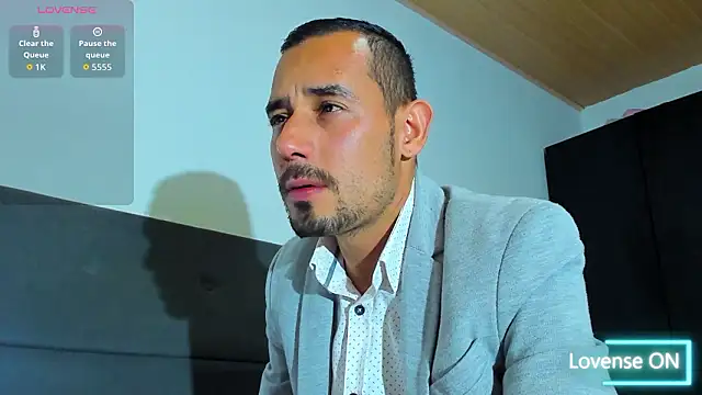 jhonyalzate2 online show from 02/04/26, 02:39