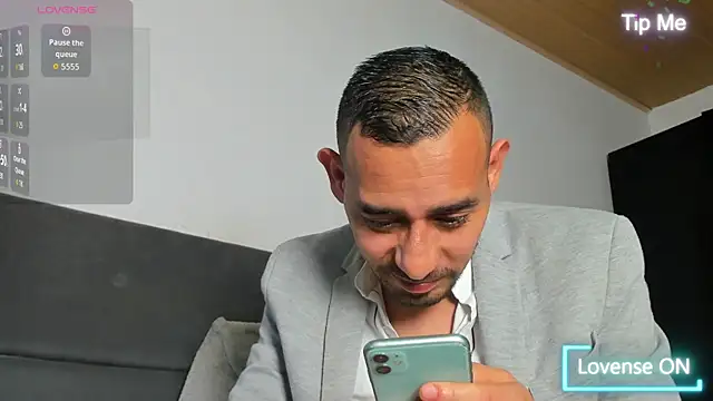 Snapshot of jhonyalzate2 chatting on 05/25/26, 12:27 jhonyalzate2 online show from 05/25/26, 12:27