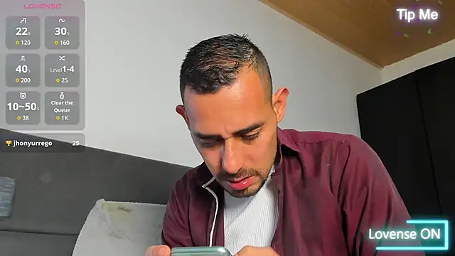 Snapshot of jhonyalzate2 chatting on 05/28/26, 01:14 jhonyalzate2 online show from 05/28/26, 01:14