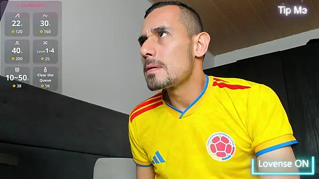 jhonyalzate2 online show from 07/03/26, 09:43