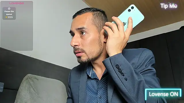 jhonyalzate2 online show from 07/10/26, 12:37