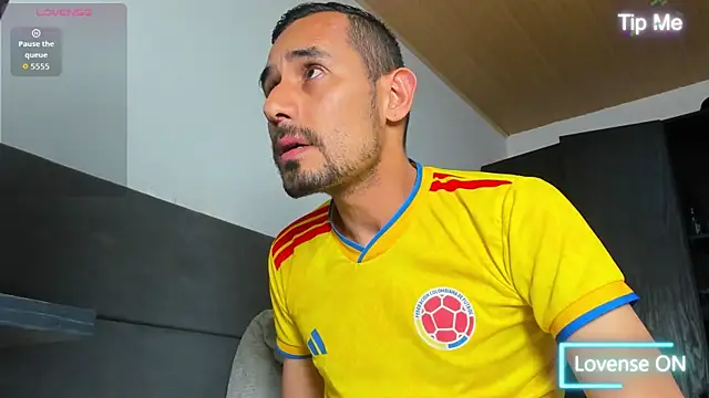 jhonyalzate2 online show from 07/29/26, 04:54