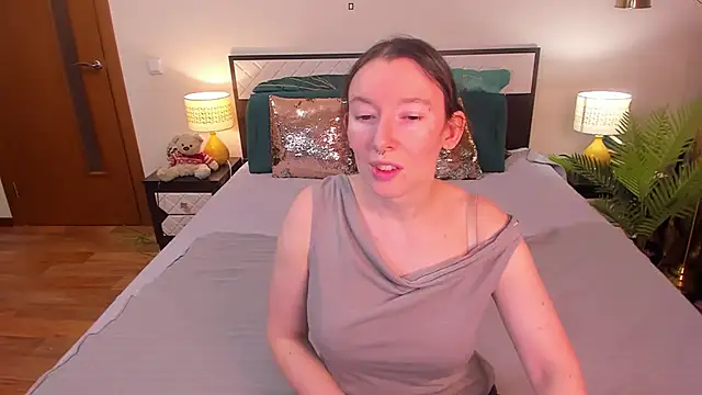 Snapshot of CatherineWalls chatting on 03/16/26, 05:44 CatherineWalls online show from 03/16/26, 05:44