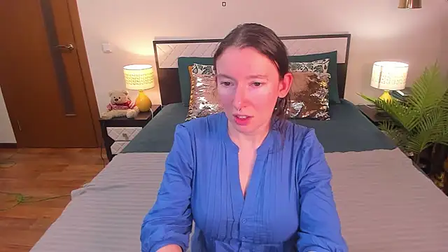 Snapshot of CatherineWalls chatting on 03/28/26, 02:22 CatherineWalls online show from 03/28/26, 02:22