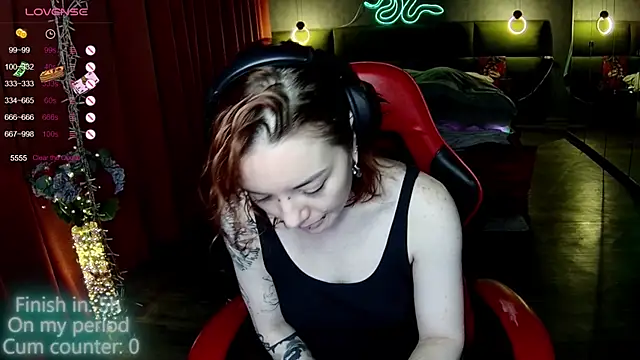 Snapshot of MaxPhoenixx chatting on 10/05/25, 07:12 MaxPhoenixx online show from 10/05/25, 07:12