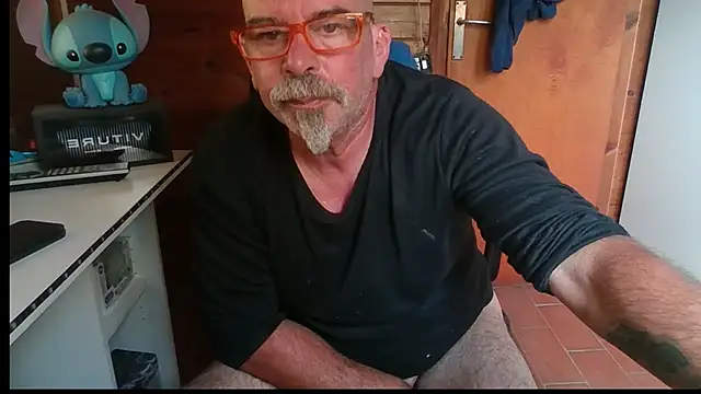 0oscar xxx online show from 11/01/25, 01:35