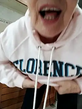 Vicky Rosse online show from 03/05/26, 07:43