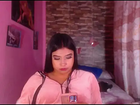 katrinawillff online show from 02/05/25, 08:32