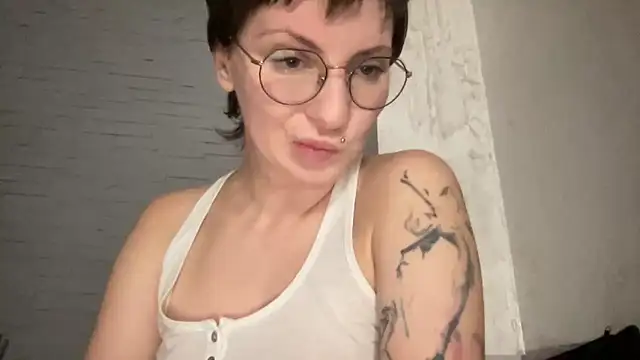 -CatchMe- online show from 12/17/25, 10:27