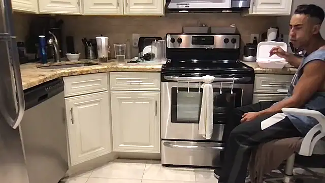 BigGuyMuscle online show from 09/16/25, 04:08