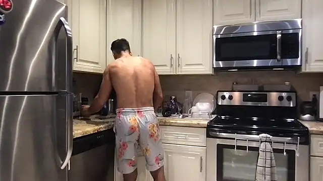 BigGuyMuscle online show from 09/26/25, 01:26