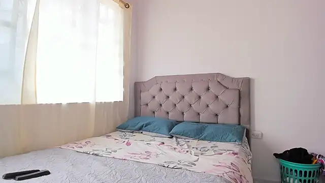 andrea hills online show from 02/02/25, 04:54