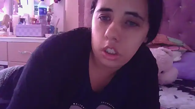 annarose19 online show from 09/18/25, 07:49