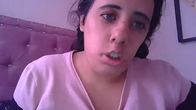 annarose19 online show from 11/19/25, 04:51