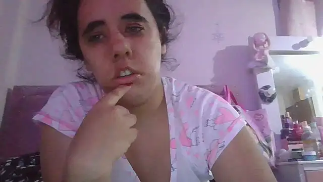 Snapshot of annarose19 chatting on 04/28/26, 02:27 annarose19 online show from 04/28/26, 02:27