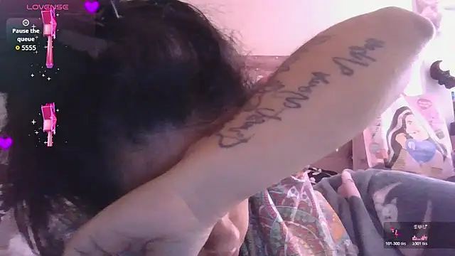 Snapshot of annarose19 chatting on 05/06/26, 05:51 annarose19 online show from 05/06/26, 05:51