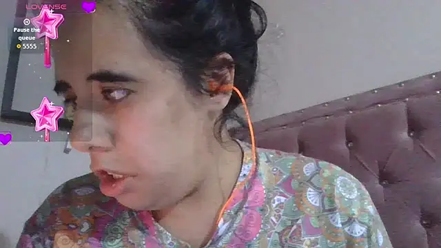 Snapshot of annarose19 chatting on 06/11/26, 12:32 annarose19 online show from 06/11/26, 12:32