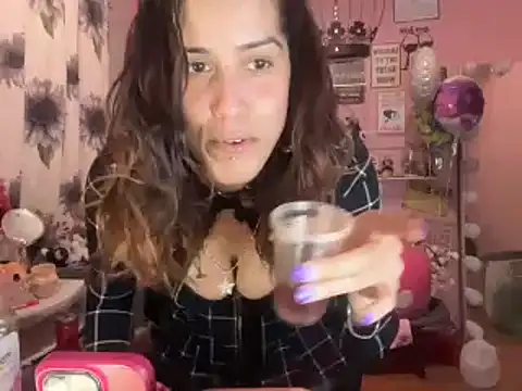 latinacubana online show from 01/04/25, 09:54