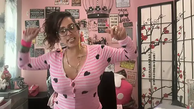 latinacubana online show from 02/14/25, 02:33