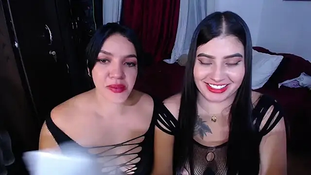 Snapshot of Sharlottee chatting on 04/28/26, 10:37 Sharlottee online show from 04/28/26, 10:37