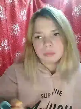 Snapshot of Zuli_Kiska chatting on 12/22/24, 08:58 Zuli Kiska online show from 12/22/24, 08:58