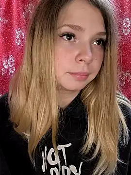 Zuli Kiska online show from 10/27/25, 08:29