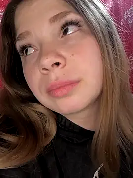 Zuli Kiska online show from 12/21/25, 09:33