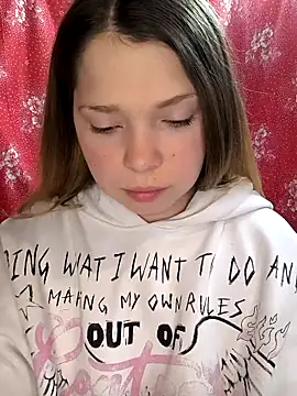 Zuli Kiska online show from 03/23/26, 07:18