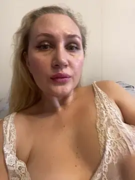 Snapshot of YourBlondee chatting on 12/16/24, 05:59 YourBlondee online show from 12/16/24, 05:59