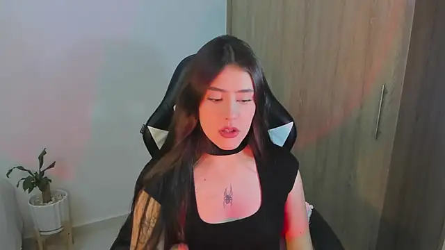 Snapshot of iriswest_ chatting on 02/11/25, 12:17 iriswest  online show from 02/11/25, 12:17