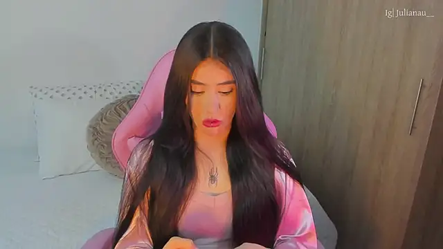 Snapshot of iriswest_ chatting on 03/12/25, 11:12 iriswest  online show from 03/12/25, 11:12