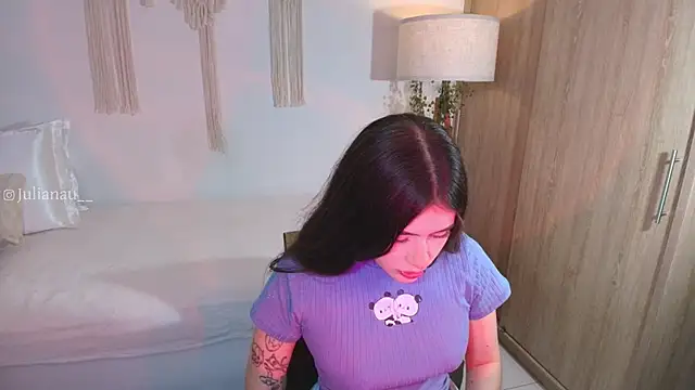 iriswest  online show from 11/22/25, 12:42