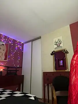 Snapshot of Smiling_Irene chatting on 02/14/25, 06:51 Smiling Irene online show from 02/14/25, 06:51