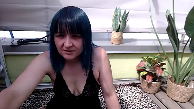 Snapshot of beauty-of-pain chatting on 08/04/26, 10:18 beauty-of-pain online show from 08/04/26, 10:18