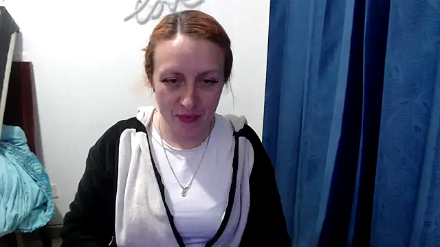 Snapshot of kittykalor09 chatting on 01/24/25, 03:54 kittykalor09 online show from 01/24/25, 03:54