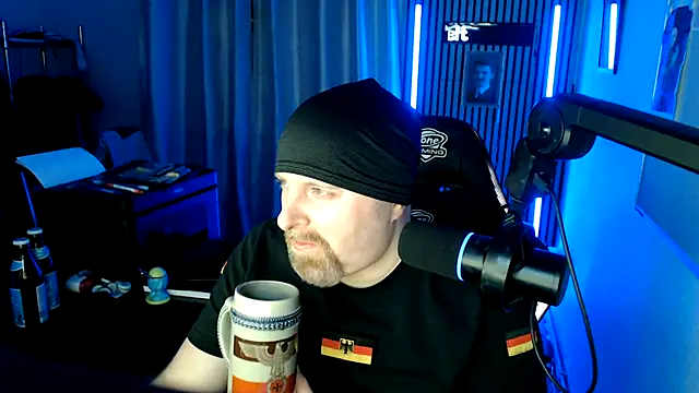 DerPornoPete online show from 04/22/26, 09:49