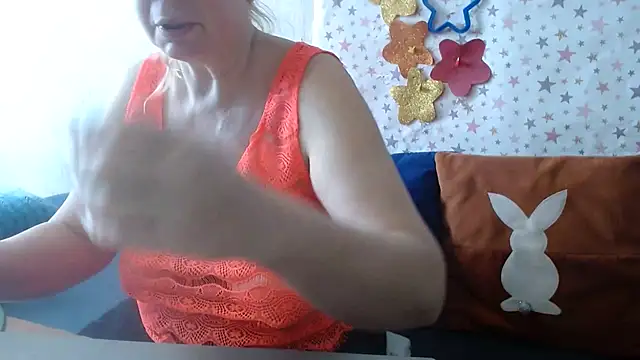 QueenLana online show from 04/20/26, 07:00