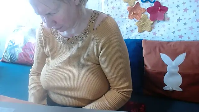 QueenLana online show from 06/02/26, 07:54