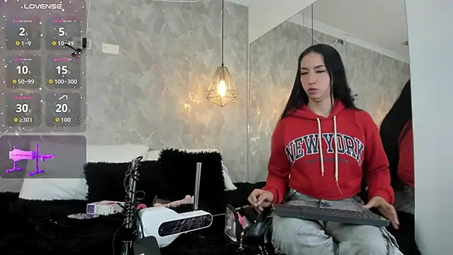 danaythamara1 online show from 10/06/25, 08:50