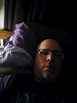 ke5eeo2 online show from 04/19/26, 02:11