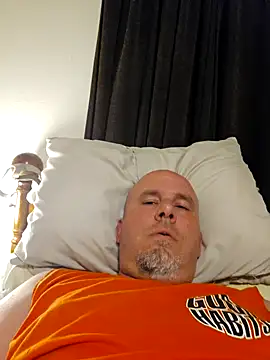 ke5eeo2 online show from 04/22/26, 01:08