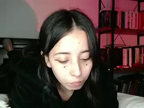 Snapshot of babyluna_8_8 chatting on 12/24/24, 05:05 babyluna 8 8 online show from 12/24/24, 05:05