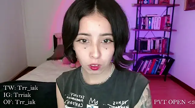 Snapshot of babyluna_8_8 chatting on 01/15/25, 01:56 babyluna 8 8 online show from 01/15/25, 01:56