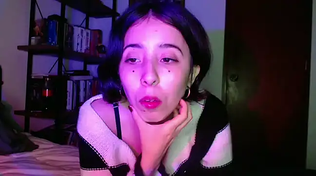 Snapshot of babyluna_8_8 chatting on 03/12/25, 02:30 babyluna 8 8 online show from 03/12/25, 02:30